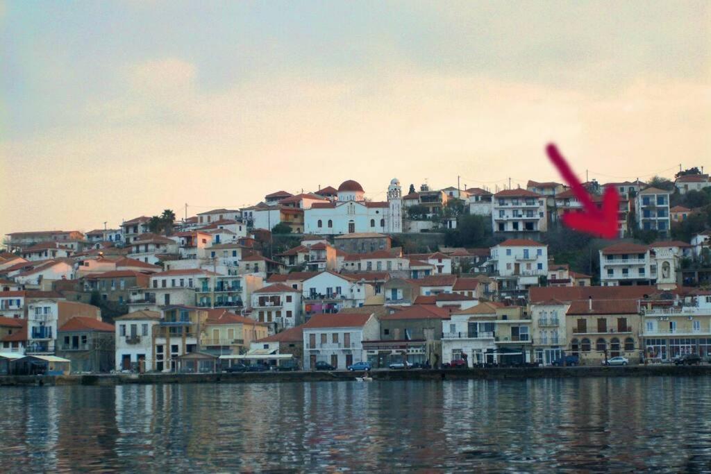 Über den Dächern von Koroni Exterior foto