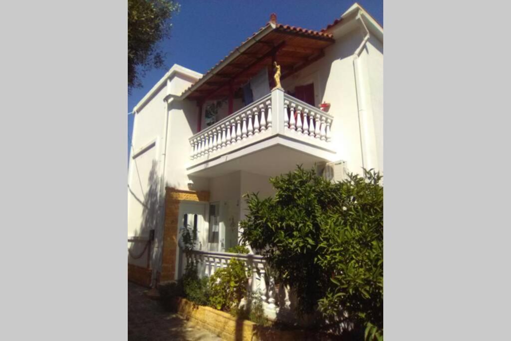 Über den Dächern von Koroni Exterior foto